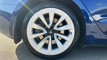 Tesla Model 3 Long Range AWD 4dr Auto reverse camera  panoramic sunroof