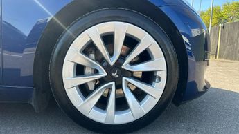 Tesla Model 3 Long Range AWD 4dr Auto reverse camera  panoramic sunroof