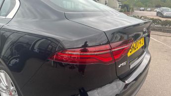 Jaguar XE 2.0d SE 