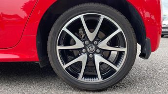 Toyota Yaris 1.5 Hybrid Launch Edition 5dr CVT
