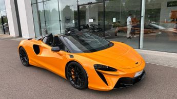 McLaren Artura V6 PHEV Vision Spec  3 years of service plan remains