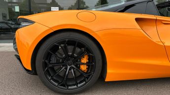 McLaren Artura V6 PHEV Vision Spec  3 years of service plan remains
