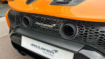 McLaren Artura V6 PHEV Vision Spec  3 years of service plan remains