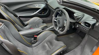 McLaren Artura V6 PHEV Vision Spec  3 years of service plan remains
