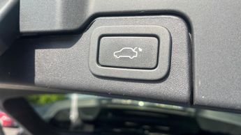 Land Rover Range Rover Evoque Si4 Dynamic AT with Lux Pk  NAV  RevCam  F and R Sensors  PanoRo