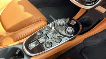 McLaren GT V8 SSG
