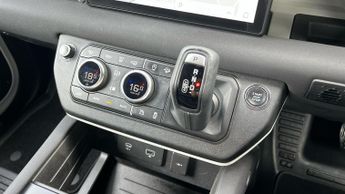 Land Rover Defender 3.0 D250 X-Dynamic SE 110 5dr Auto With Heated Front Seats and S