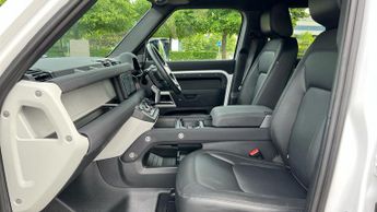 Land Rover Defender 3.0 D250 X-Dynamic SE 110 5dr Auto With Heated Front Seats and S
