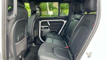 Land Rover Defender 3.0 D250 X-Dynamic SE 110 5dr Auto With Heated Front Seats and S