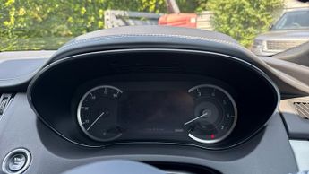 Jaguar E-PACE 1.5 P300e R-Dynamic SE 5dr Auto - Panoramic Sunroof - 20 inch Bl