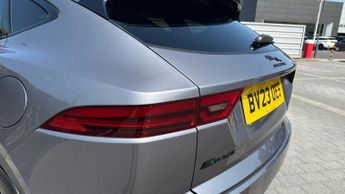 Jaguar E-PACE 1.5 P300e R-Dynamic SE 5dr Auto - Panoramic Sunroof - 20 inch Bl