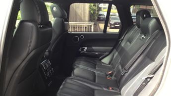 Land Rover Range Rover 3.0 TDV6 Vogue SE 4dr Auto - 22 Inch Alloy Wheels - Sliding Pano
