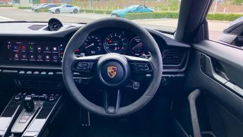 Porsche 911 GTS 2dr PDK