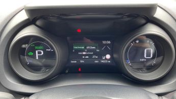 Toyota Yaris 1.5 Hybrid Design 5dr CVT