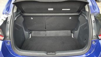 Toyota Yaris 1.5 Hybrid Design 5dr CVT
