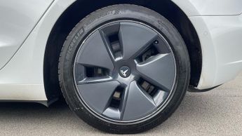 Tesla Model 3 Long Range AWD 4dr Auto - Fixed Panoramic Glass Roof - Heated Se