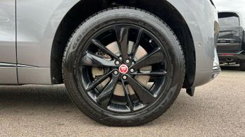 Jaguar F-PACE 2.0 P400e R-Dynamic SE 5dr Auto AWD With Fixed Panoramic Roof an