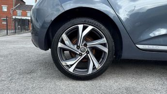 Renault Clio 1.3 TCe 130 RS Line 5dr EDC (Navigation)(Wireless Charger)(Cruis