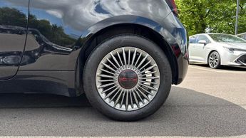 Fiat 500 70kW Red 24kWh 3dr Auto (Rear Parking Sensors)(Cruise Control/Sp