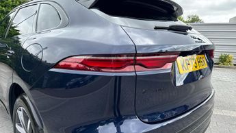 Jaguar F-PACE 2.0 P400e R-Dynamic SE Black 5dr Auto AWD