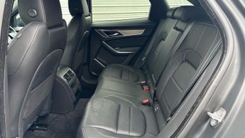 Jaguar F-PACE 2.0 P400e R-Dynamic SE Black 5dr Auto AWD