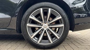 Volvo V60 2.0 B3P Momentum 5dr Auto with 1 Owner  Power Tailgate  Heated S