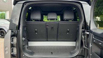 Land Rover Defender 3.0 D300 X 90 With Climate Front Seats and Head-up Display