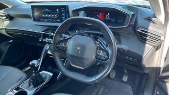 Peugeot 2008 SUV 1.2 PureTech Allure Premium 5dr