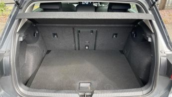 Volkswagen Golf 1.5 TSI 150 Life 5dr - Discover Navigation - Front/Rear Parking 