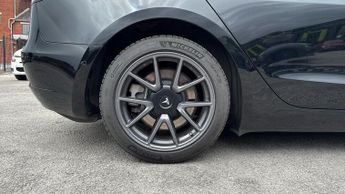 Tesla Model 3 Long Range AWD 4dr Auto (Navigation)(Electric Front Seats)(Parki