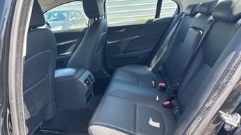 Jaguar XE 2.0 (240) Portfolio 4dr Auto