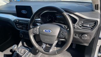 Ford Focus 1.0T EcoBoost Zetec - SYNC Navigation - Cruise Control - DAB Rad