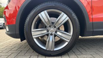 Volkswagen Tiguan 2.0 TSi 180 4Motion SEL 5dr DSG Auto with Pan Roof  Adapt Cruise