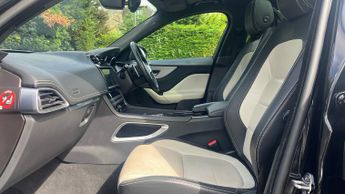Jaguar F-PACE 2.0d R-Sport 5dr Auto AWD - Fixed Panoramic roof- 