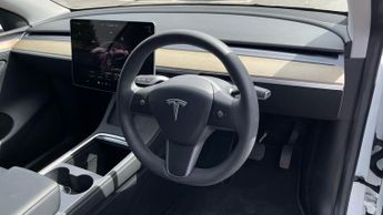Tesla Model Y RWD 5dr Auto - Fixed Panoramic Sunroof - Wireless Charging - Hea