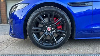 Jaguar XE 2.0 R-Dynamic SE 4dr Auto