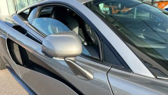 McLaren 570S V8 2dr SSG Auto SPORTS EXHAUST MSO EXTENDED CARBON FIBRE STEERIN