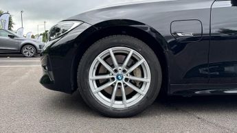 BMW 3 Series 330e SE Pro 4dr Step Auto (Front/Rear Parking Sensors)(Folding M
