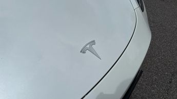 Tesla Model Y AWD 5dr Auto