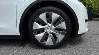 Tesla Model Y Long Range AWD 5dr Auto