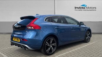 Volvo V40 T3 (152) R DESIGN Pro 5dr with Winter Plus Pack  Leather  Volvo 