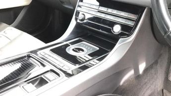 Jaguar XF 2.0d R-Sport 4dr Auto 163PS DAB Radio and Heated Seats