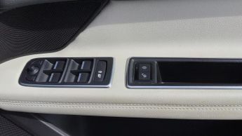 Jaguar XF 2.0d R-Sport 4dr Auto 163PS DAB Radio and Heated Seats