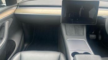 Tesla Model Y RWD 5dr Auto - Fixed Panoramic Sunroof - Wireless Charging - Hea