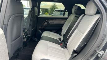 Land Rover Range Rover Sport 3.0 D300 Dynamic SE 5dr Auto With Heated Front and Rear Seats an