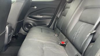 Nissan Juke 1.6 Hybrid Tekna 5dr Auto - NissanConnect Navigation - Reversing