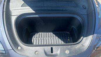 Tesla Model Y RWD 5dr Auto