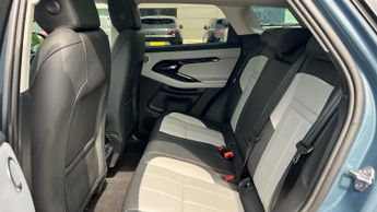 Land Rover Range Rover Evoque 2.0 D200 Dynamic HSE 5dr Auto With Fixed Panoramic Roof and Adap