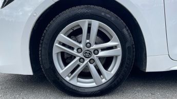 Toyota Corolla 1.8 VVT-i Hybrid Icon Tech 5dr CVT - Heated Front Seats - Revers