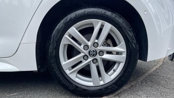 Toyota Corolla 1.8 VVT-i Hybrid Icon Tech 5dr CVT - Heated Front Seats - Revers